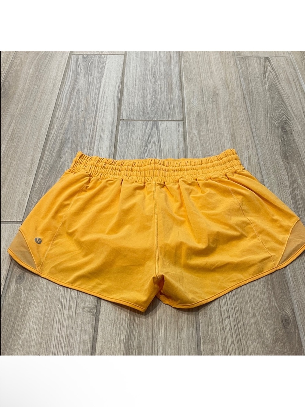 Lululemon Hotty Hot High Rise Shorts 2.5” Mango Dream Sz 8 - Picture 8 of 11